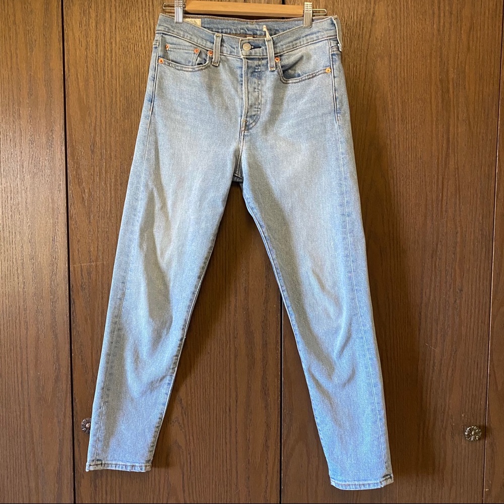 Aritzia Levi’s Wedgie Icon Jeans